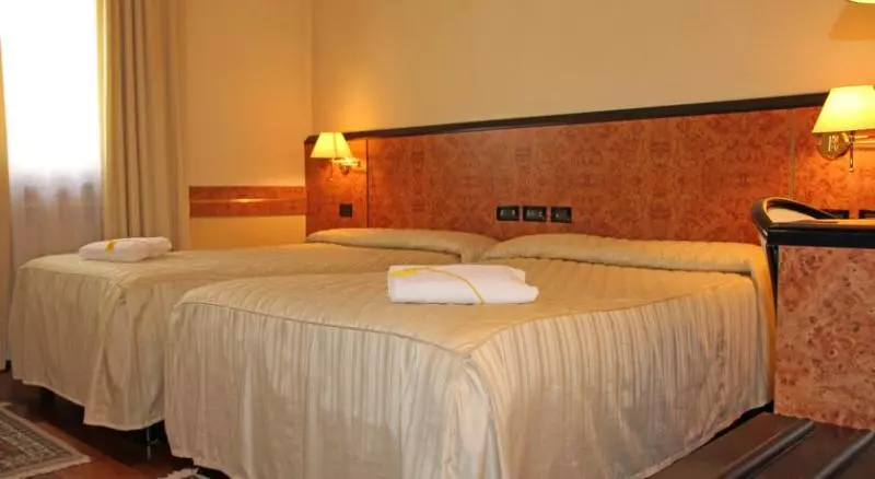 Standard Neljän Hengen Huone, Park Hotel Villa Leon D Oro