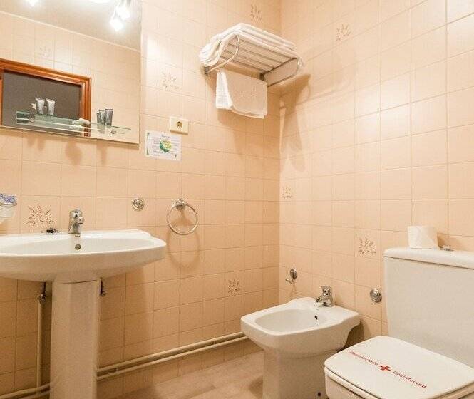 Номер Стандарт Индивидуальный, Rey Fernando