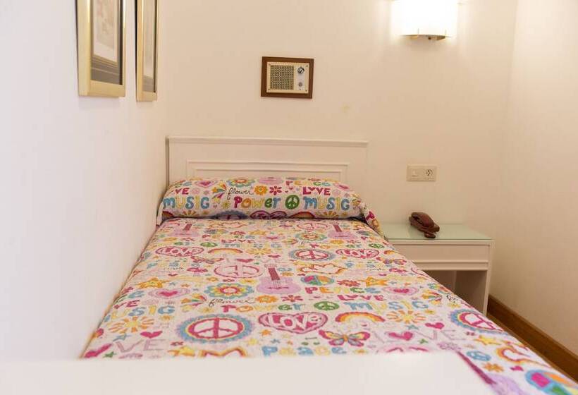 Номер Стандарт Индивидуальный, Rey Fernando