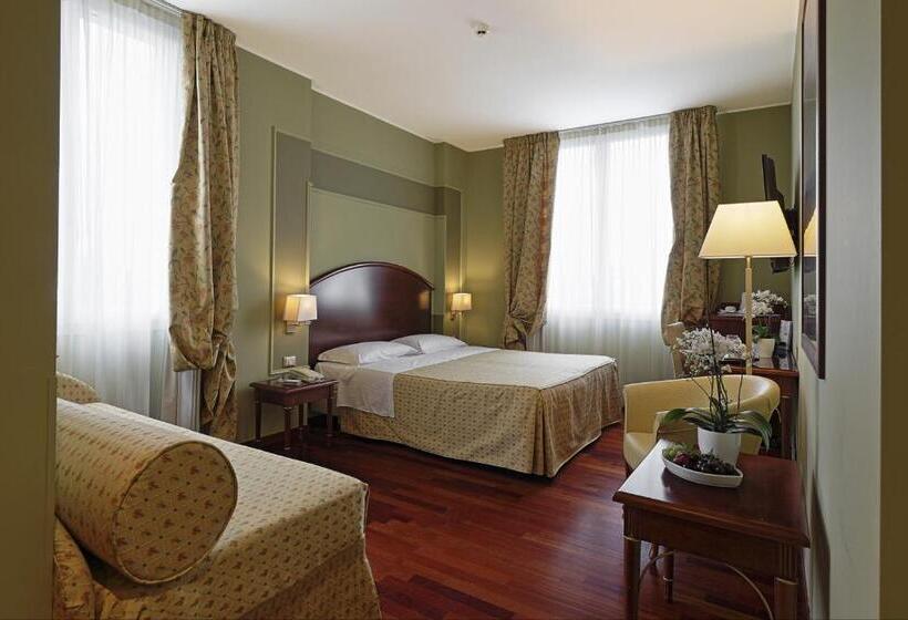 اتاق راحتی سه تخته, Savoia Hotel Regency