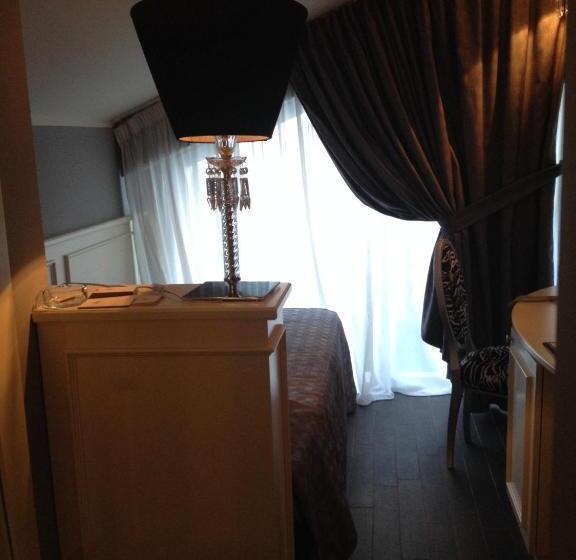 اتاق راحتی یک تخته, Savoia Hotel Regency