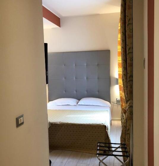 اتاق اکونومی, Savoia Hotel Regency