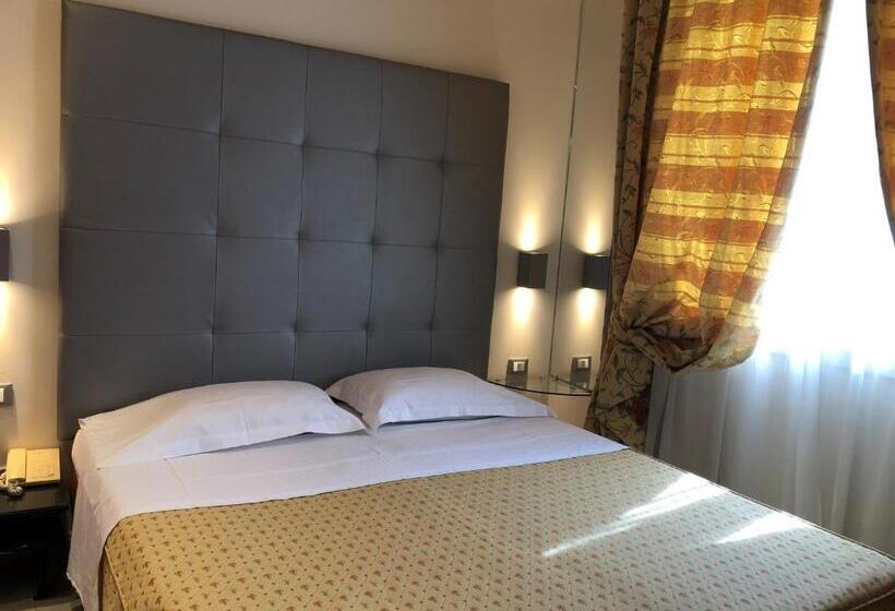 اتاق اکونومی, Savoia Hotel Regency