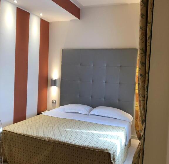 اتاق اکونومی, Savoia Hotel Regency