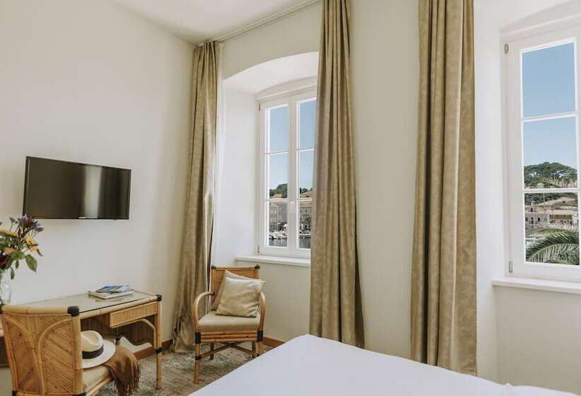 Номер Superior Вид на Море с Балконом, Apoksiomen