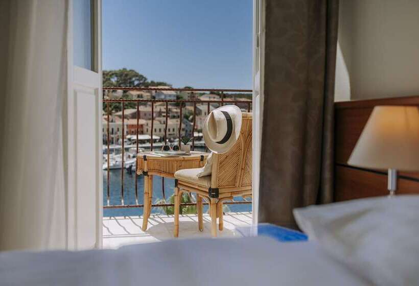 Номер Superior Вид на Море с Балконом, Apoksiomen