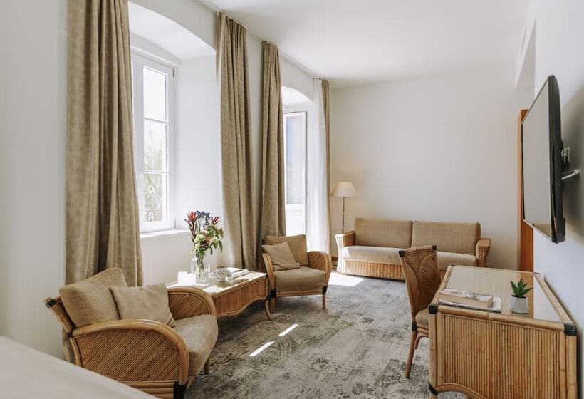 Полулюкс Вид на Море, Apoksiomen