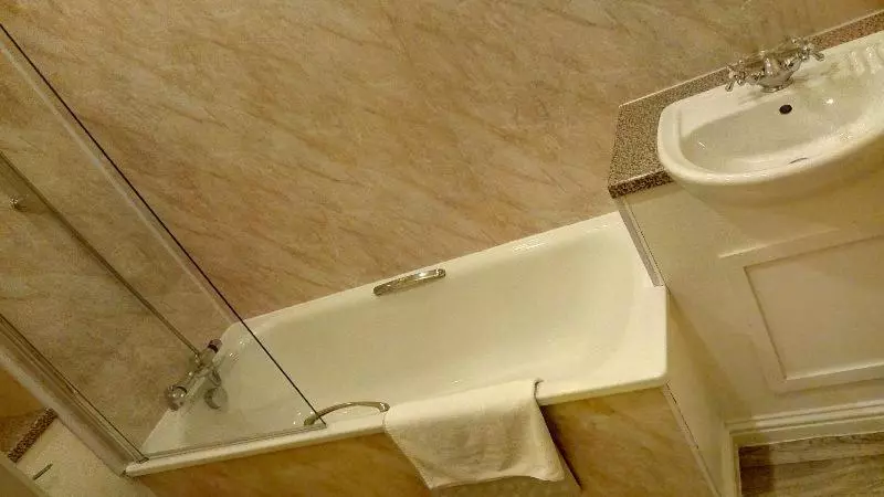 اتاق عادی, Bridge Of Cally