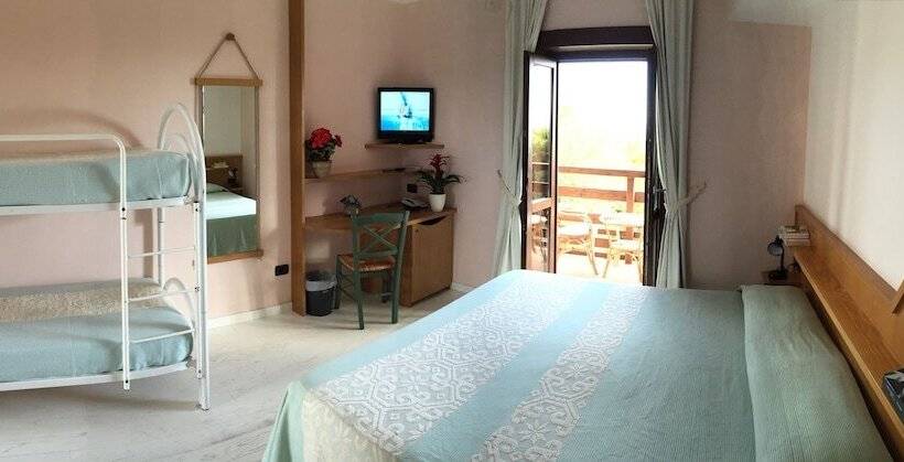 Четырехместный Номер Стандарт, Cala Reale