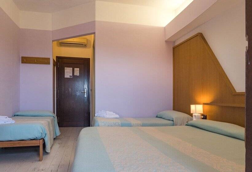 Четырехместный Номер Стандарт, Cala Reale