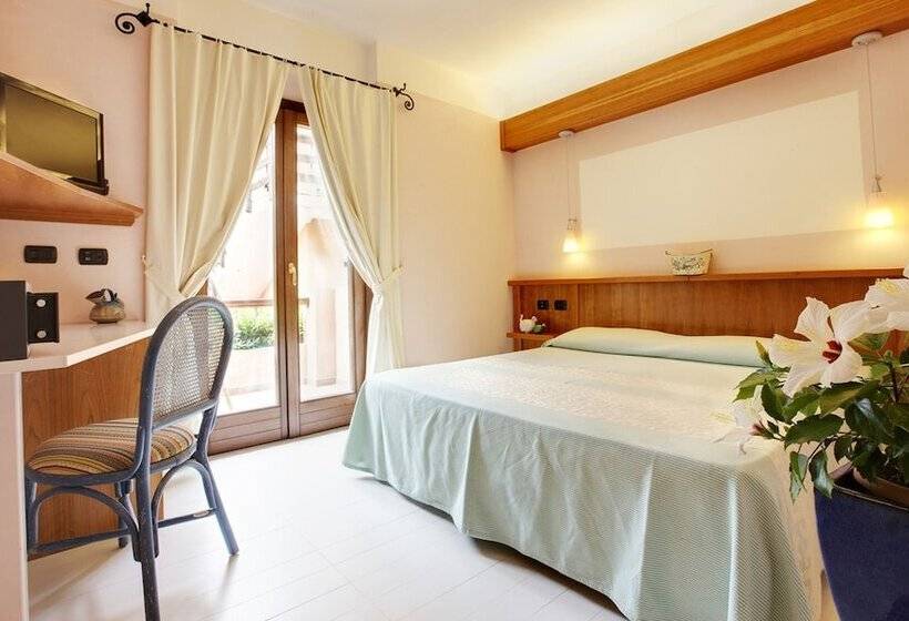 Номер Стандарт Трехместный, Cala Reale