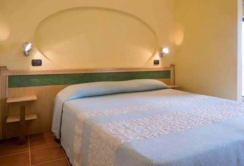 اتاق اکونومی, Cala Reale