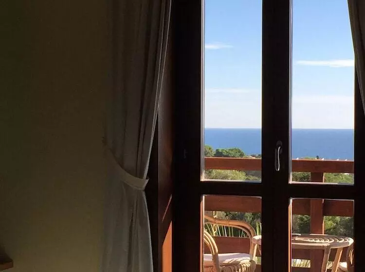 اتاق استاندارد با چشم‌انداز دریا, Cala Reale