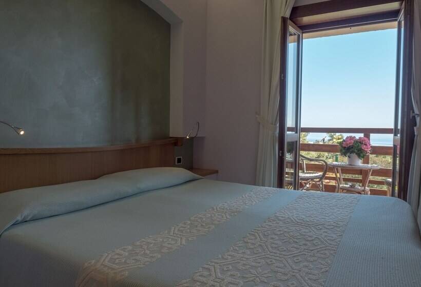 Номер Стандарт Вид на Море, Cala Reale