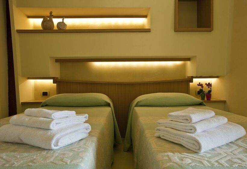 Номер Стандарт Вид на Море, Cala Reale