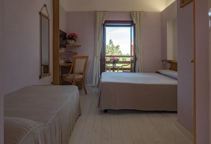 Triple Room Sea View, Cala Reale