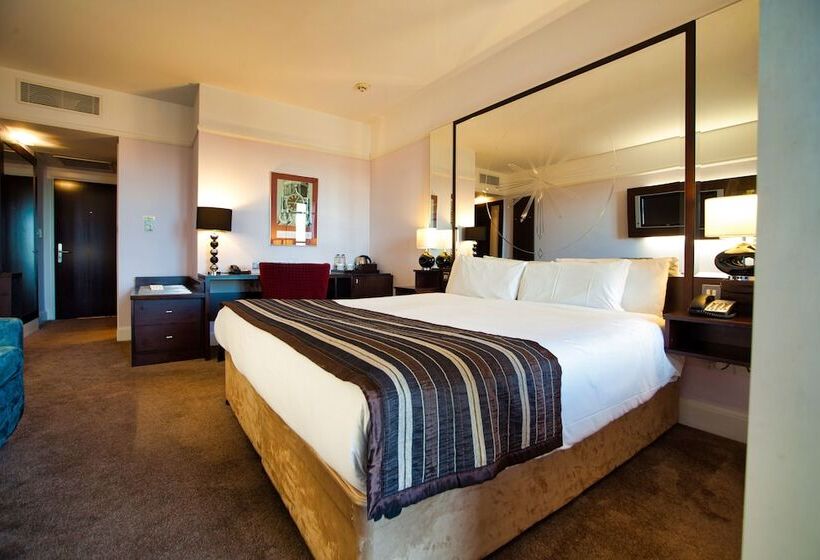 Полулюкс, Carlton Hotel Blanchardstown