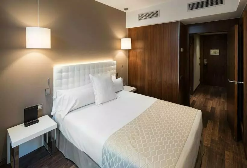 اتاق استاندارد یک نفره, Catalonia Ramblas 4* Sup