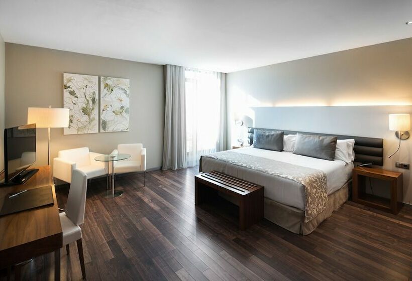 Полулюкс с Бассейном, Catalonia Ramblas 4* Sup