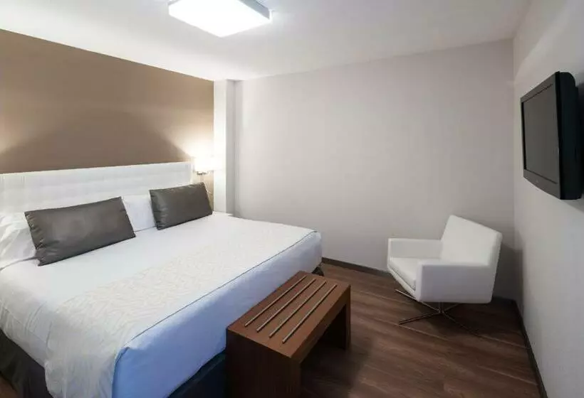 سوییت با استخر, Catalonia Ramblas 4* Sup