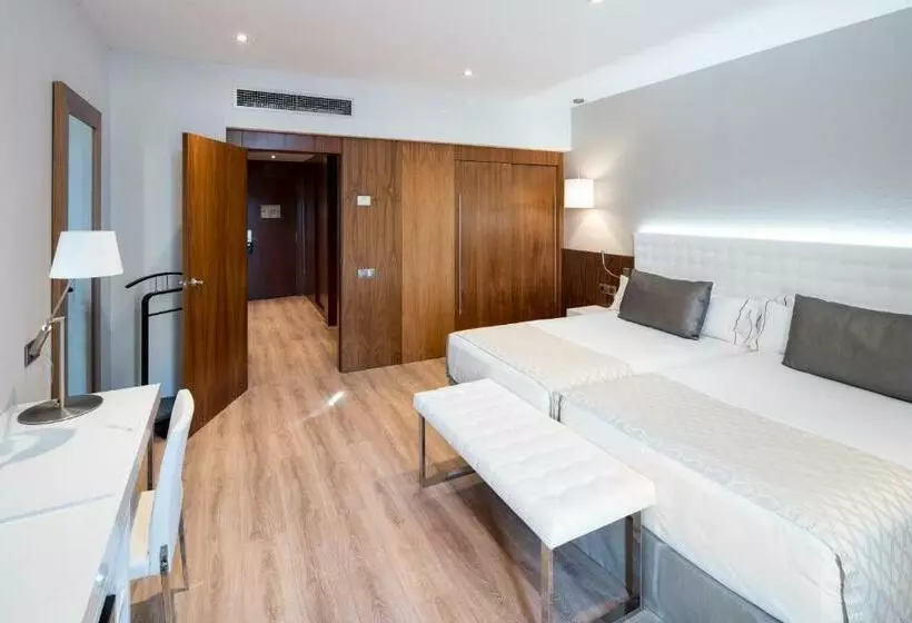 سوییت با استخر, Catalonia Ramblas 4* Sup