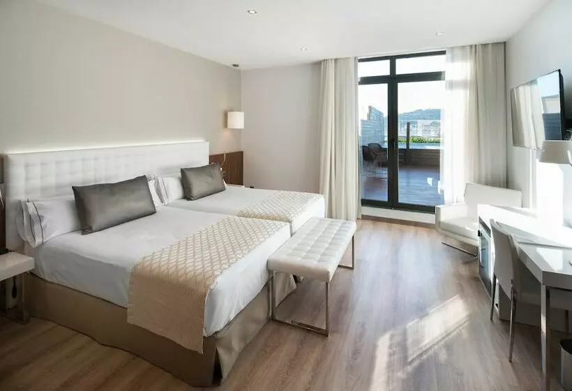 سوییت با استخر, Catalonia Ramblas 4* Sup