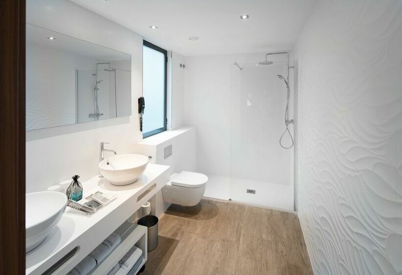 Люкс с Бассейном, Catalonia Ramblas 4* Sup