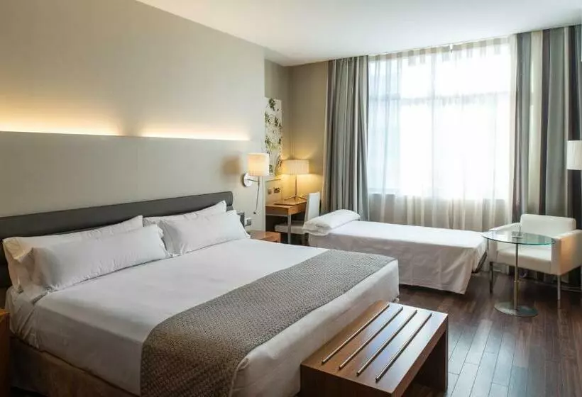اتاق استاندارد سه نفره, Catalonia Ramblas 4* Sup
