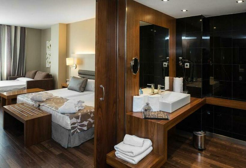 Семейный Номер, Catalonia Ramblas 4* Sup