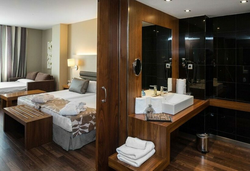 Семейный Номер, Catalonia Ramblas 4* Sup