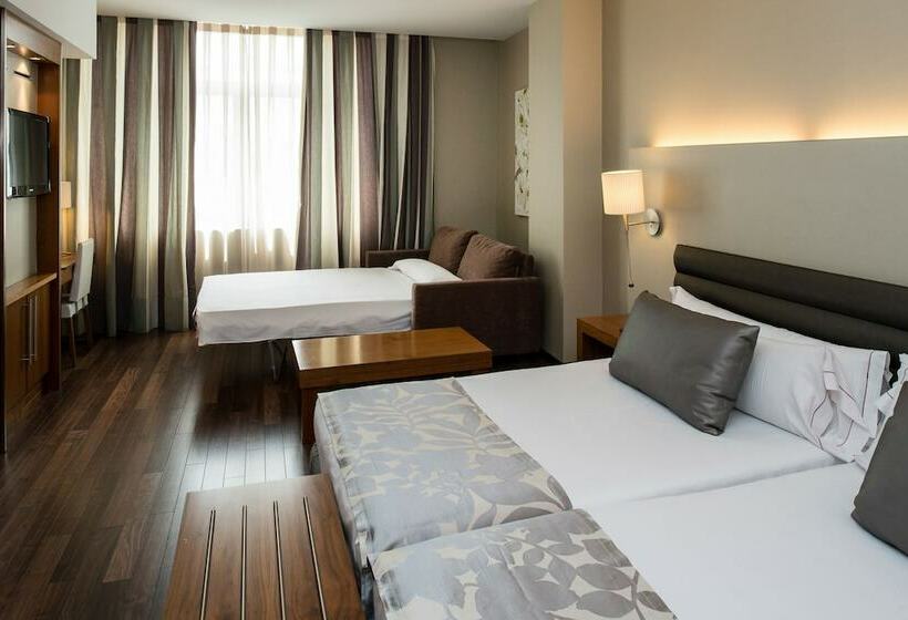 Семейный Номер, Catalonia Ramblas 4* Sup