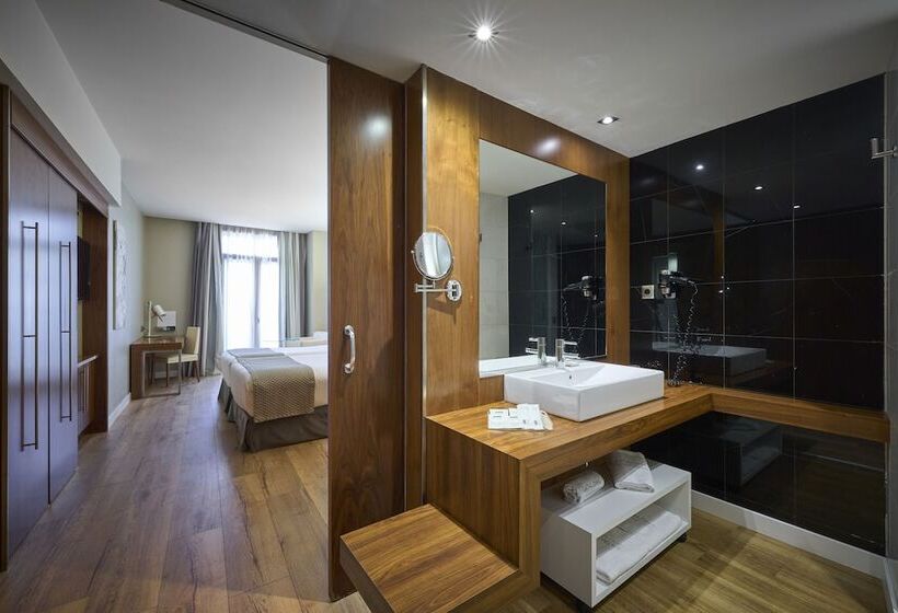 Номер Стандарт, Catalonia Ramblas 4* Sup