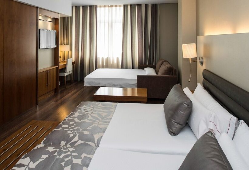 Семейный Номер, Catalonia Ramblas 4* Sup