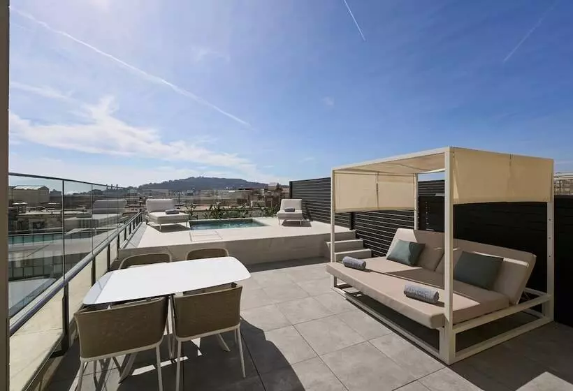 سوییت جونیور لوکس, Catalonia Ramblas 4* Sup