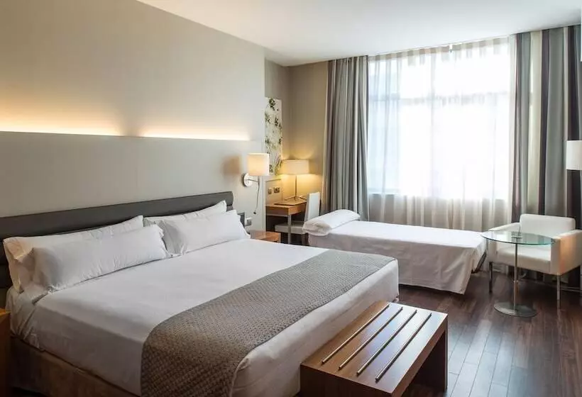 اتاق استاندارد سه نفره, Catalonia Ramblas 4* Sup