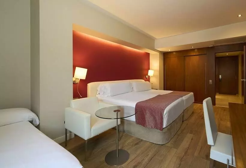 اتاق استاندارد سه نفره, Catalonia Ramblas 4* Sup