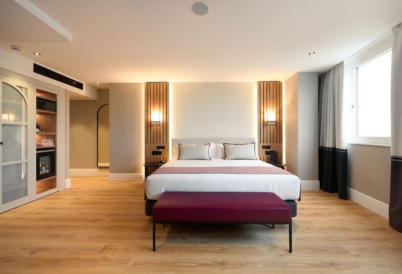 Номер Deluxe, Catalonia Ramblas 4* Sup