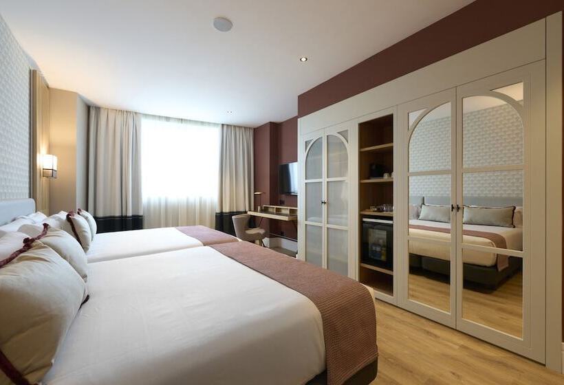 Номер Deluxe, Catalonia Ramblas 4* Sup