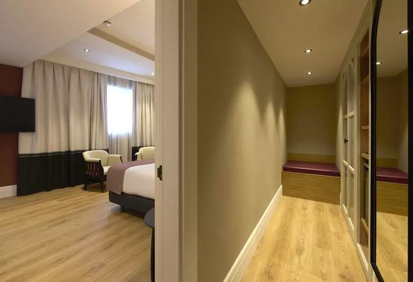 سوییت جونیور لوکس, Catalonia Ramblas 4* Sup