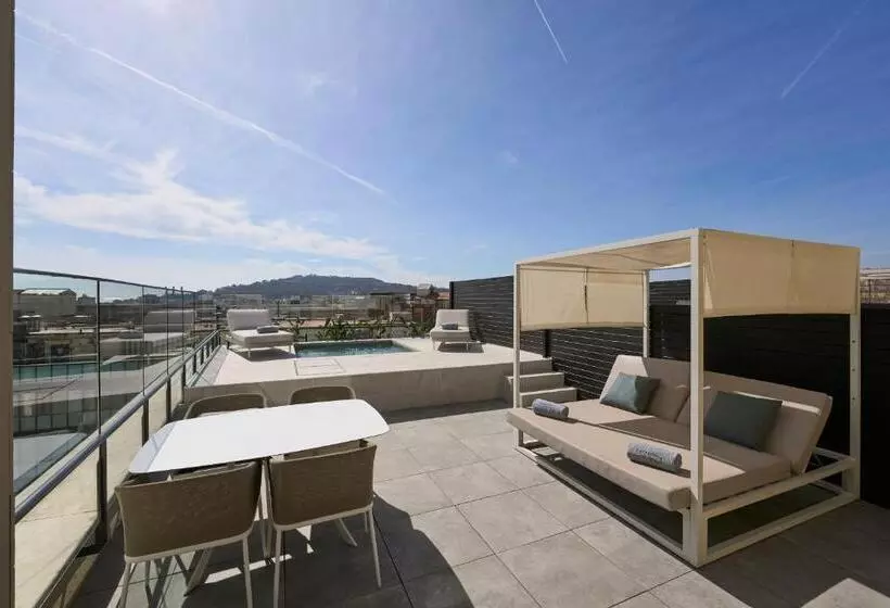 سوییت جونیور لوکس, Catalonia Ramblas 4* Sup