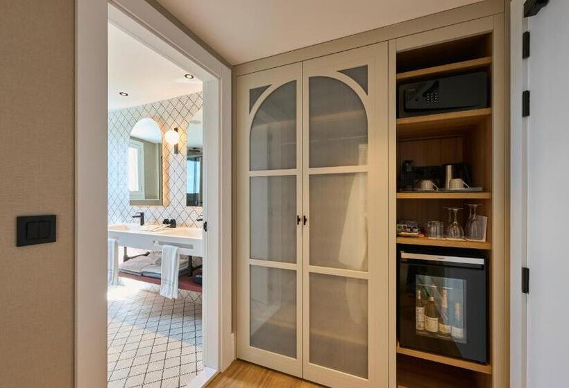 Полулюкс Повышенной Комфортности, Catalonia Ramblas 4* Sup