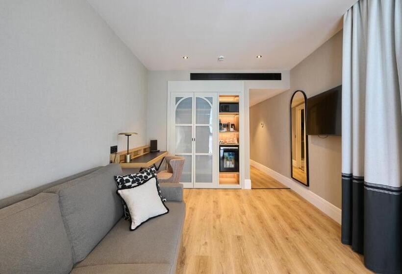 Люкс с Бассейном, Catalonia Ramblas 4* Sup