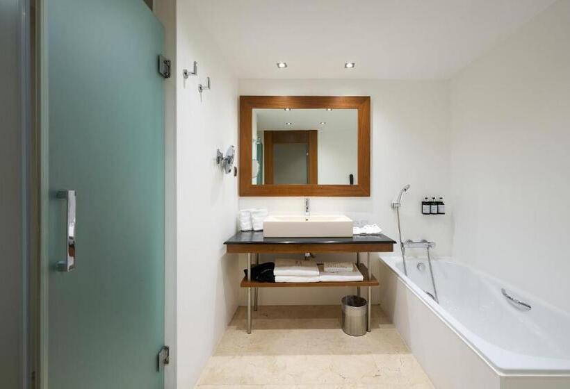 Номер Стандарт Трехместный, Catalonia Ramblas 4* Sup