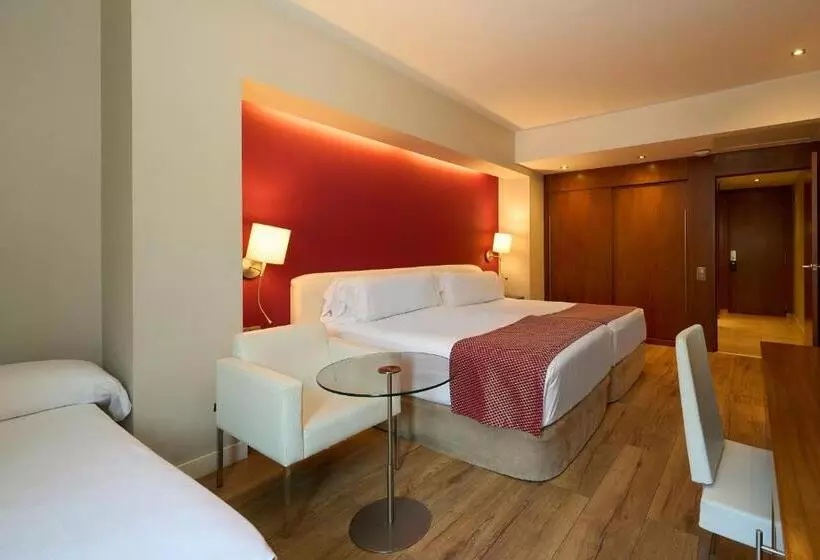 اتاق استاندارد سه نفره, Catalonia Ramblas 4* Sup
