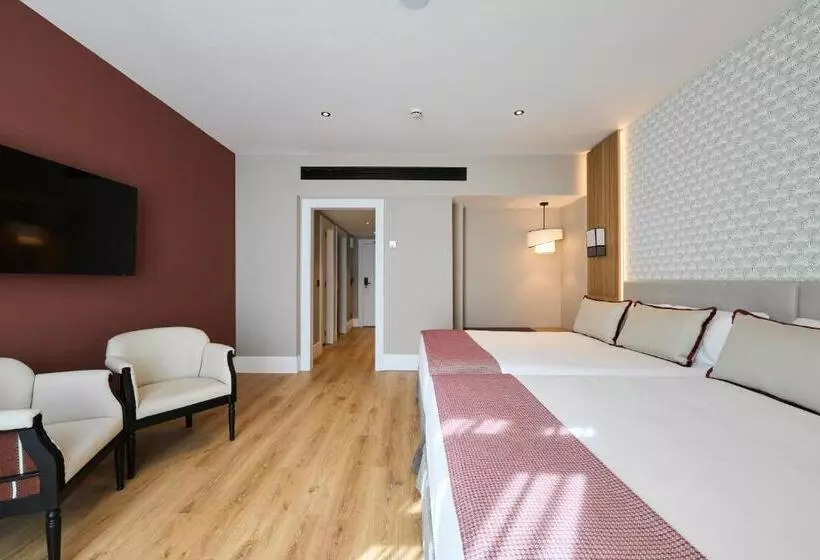 سوییت با استخر, Catalonia Ramblas 4* Sup