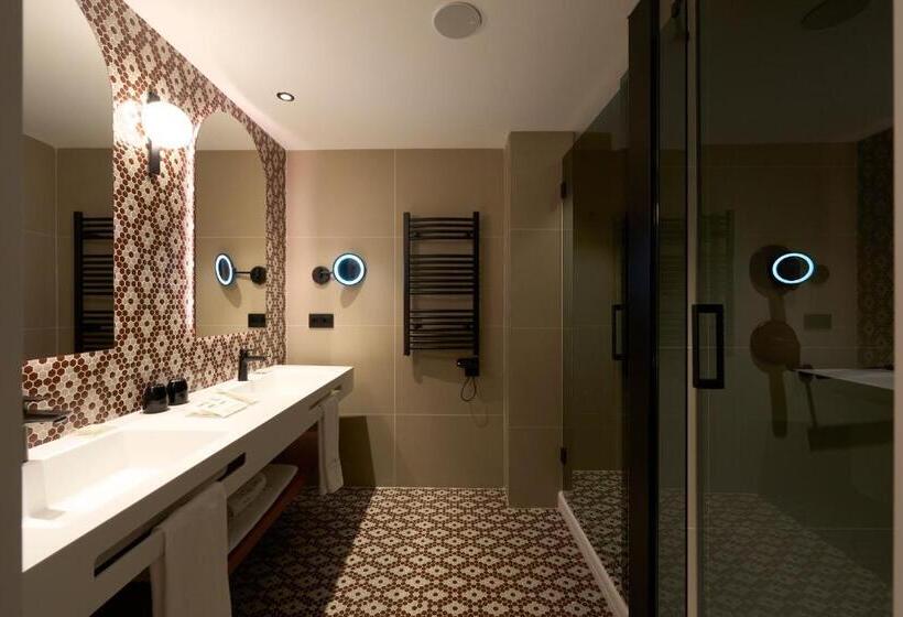 Номер Deluxe, Catalonia Ramblas 4* Sup