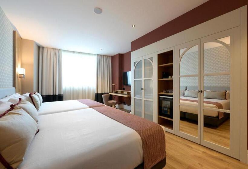 Номер Deluxe, Catalonia Ramblas 4* Sup