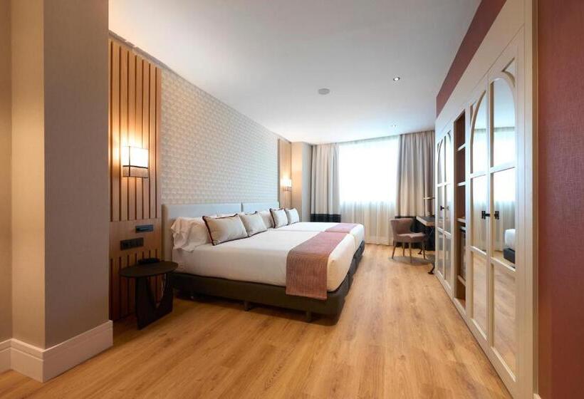 Номер Deluxe, Catalonia Ramblas 4* Sup