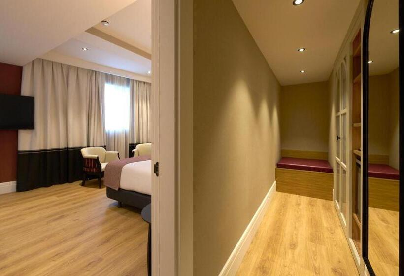 Полулюкс Deluxe с Видом, Catalonia Ramblas 4* Sup