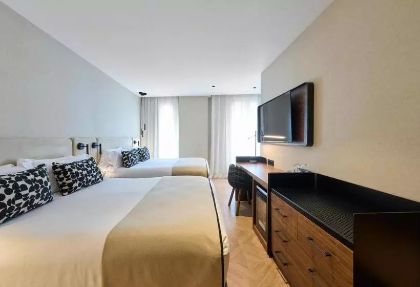 اتاق پرمیوم, Catalonia Ramblas 4* Sup